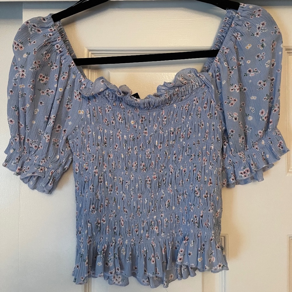 Ditsy Floral Blue Crop Top With Puffed Sleeves